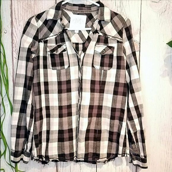 Maurices Plaid Embellished Button Down Shirt Medium - Picture 1 of 8